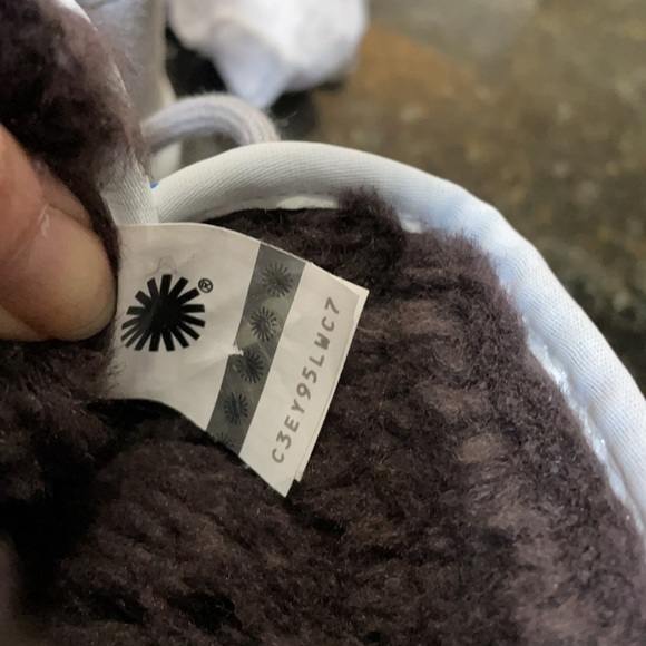 Ugg Hershey’s Kisses Neumel II Boots - Picture 5 of 7